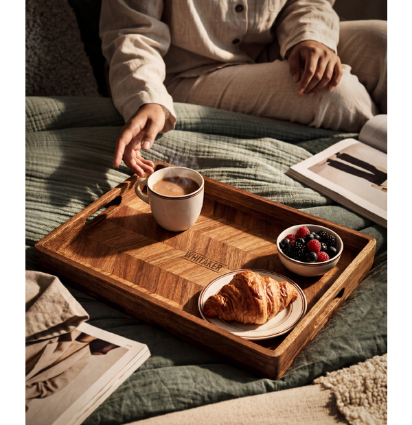 Planche de service en bois d'acacia motif chevrons 